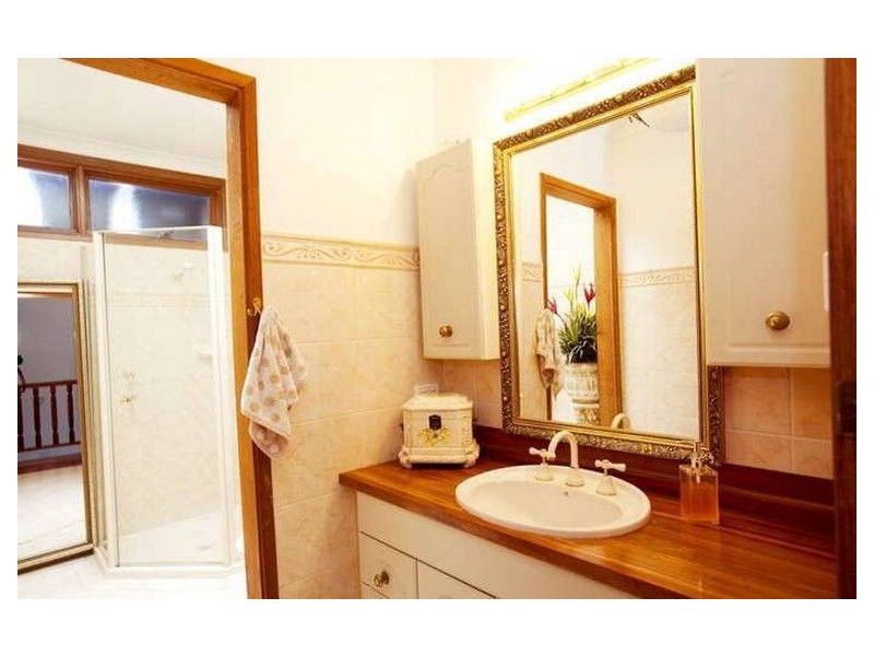 16 Thompson Road, Speers Point NSW 2284