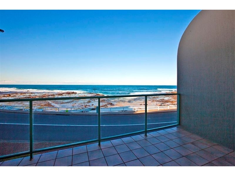 2/1 Shortland Esplanade, Newcastle NSW 2300