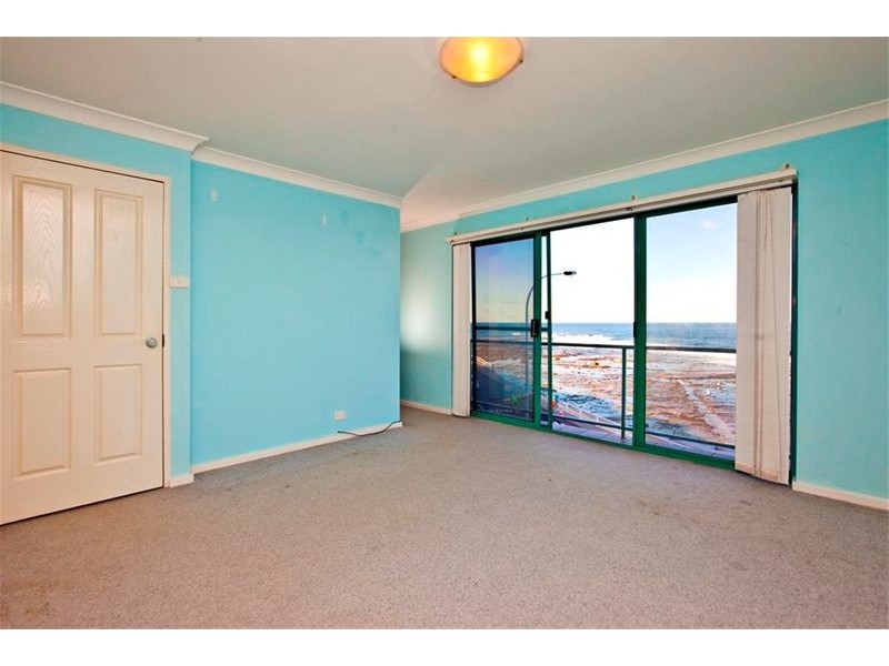 2/1 Shortland Esplanade, Newcastle NSW 2300