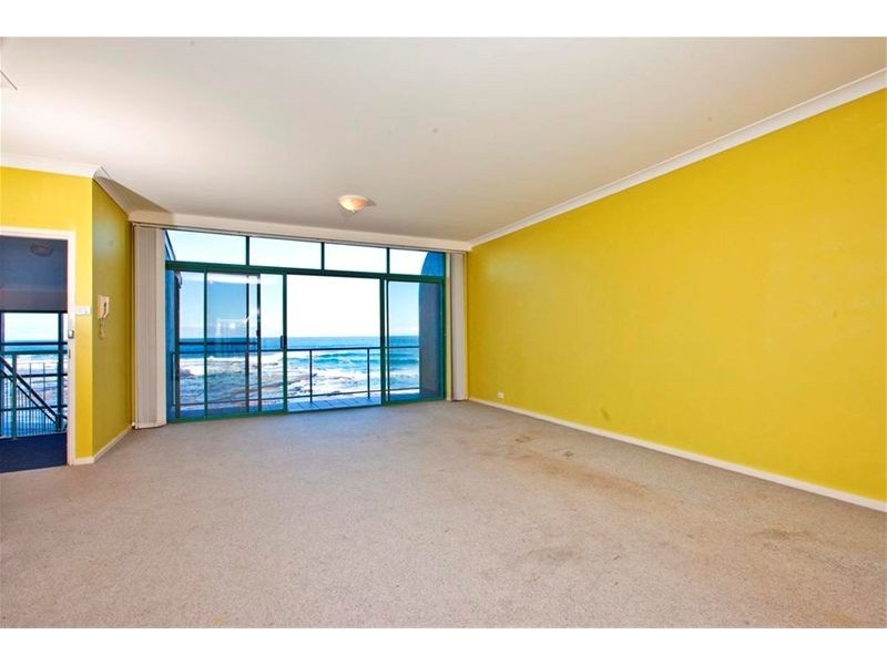 2/1 Shortland Esplanade, Newcastle NSW 2300