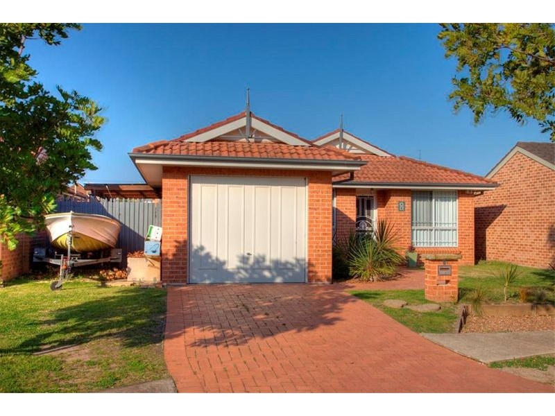8 Hollingsford Crescent, Carrington NSW 2294