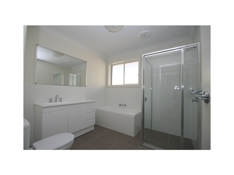 4/18 Croudace Road, Elermore Vale NSW 2287