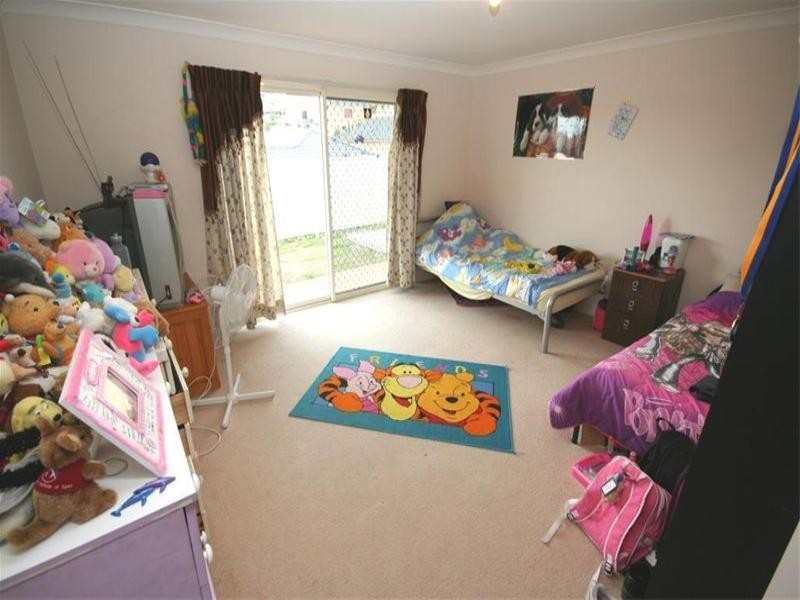 32 Northlakes Drive, Cameron Park NSW 2285