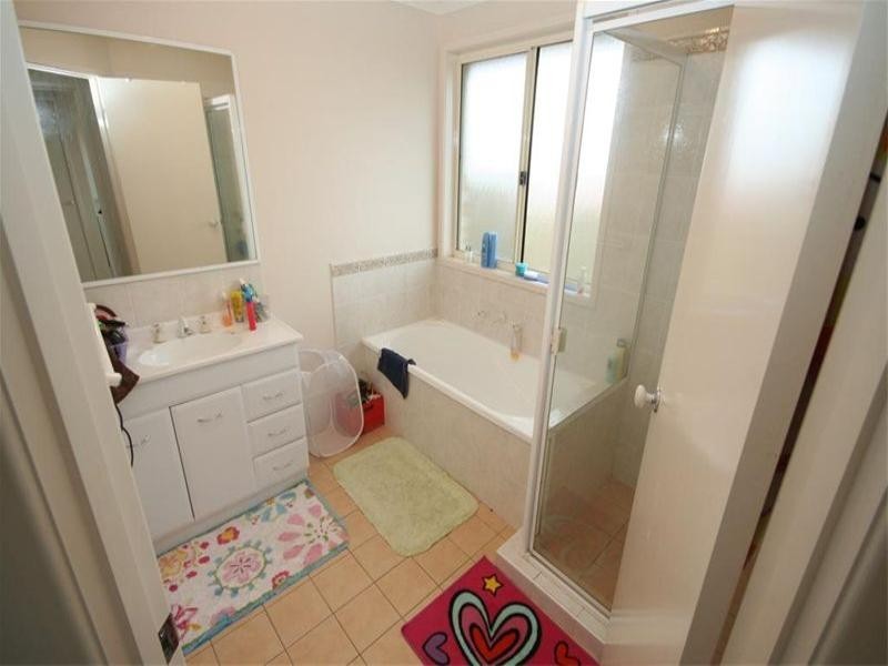 32 Northlakes Drive, Cameron Park NSW 2285