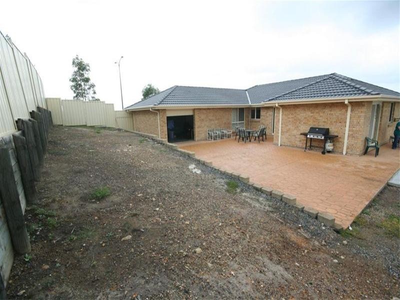 32 Northlakes Drive, Cameron Park NSW 2285