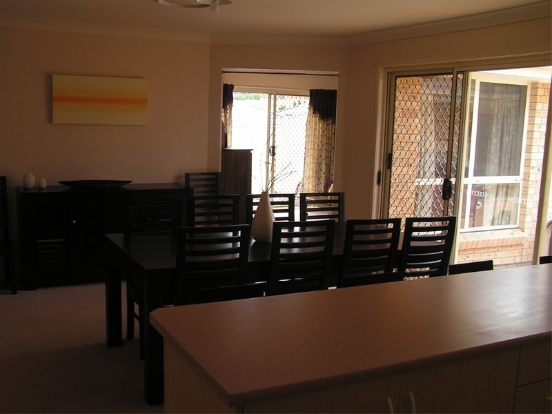 32 Northlakes Drive, Cameron Park NSW 2285