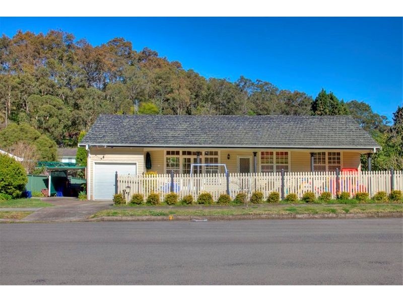 20 Lucas Crescent, Adamstown Heights NSW 2289