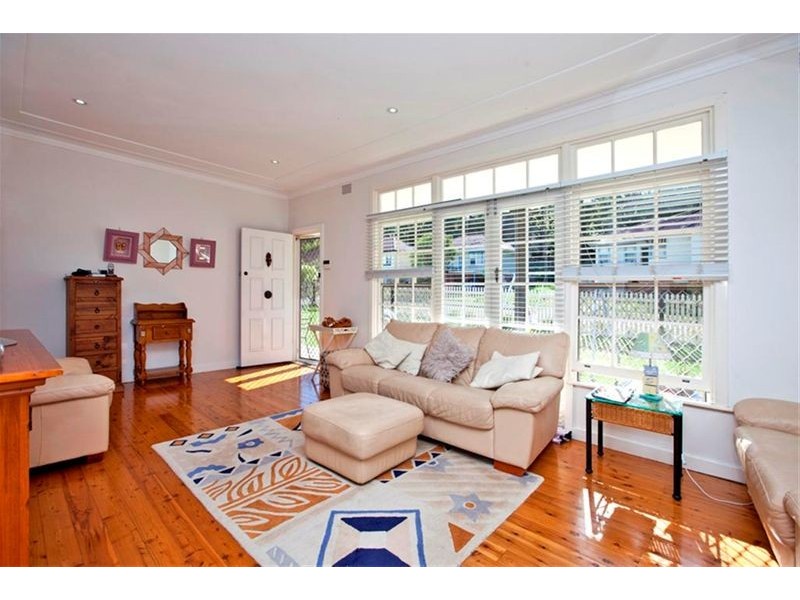 20 Lucas Crescent, Adamstown Heights NSW 2289