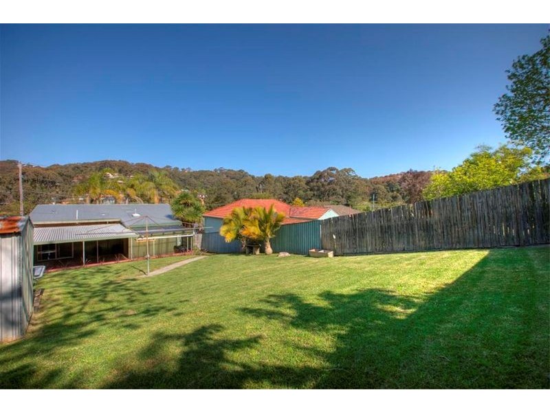 12 Kirkdale Drive, Kotara South NSW 2289
