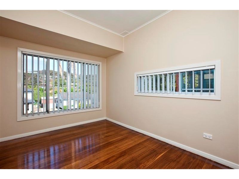 12 Kirkdale Drive, Kotara South NSW 2289