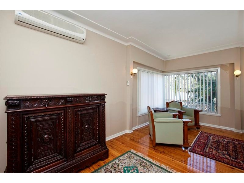 12 Kirkdale Drive, Kotara South NSW 2289