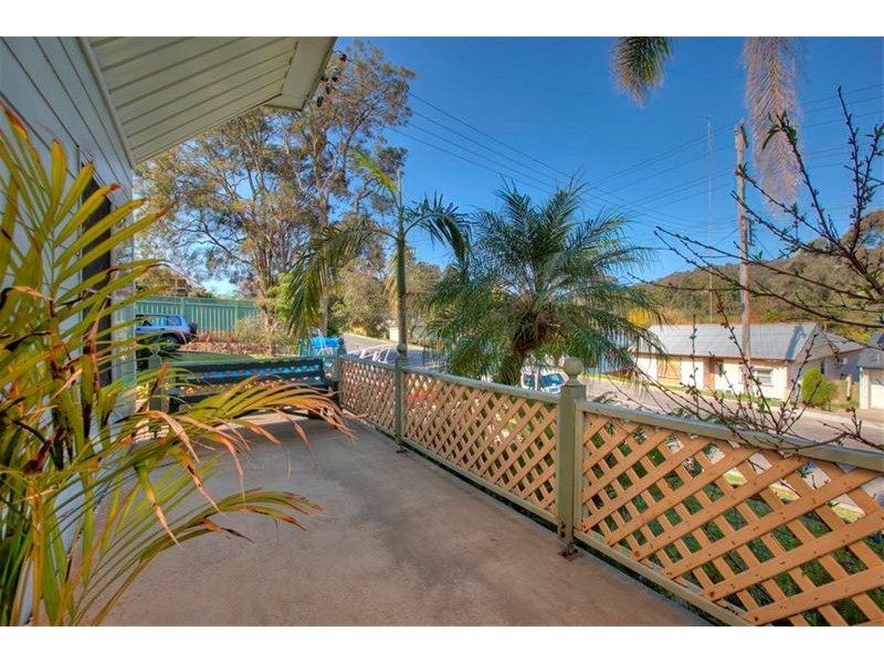 12 Kirkdale Drive, Kotara South NSW 2289