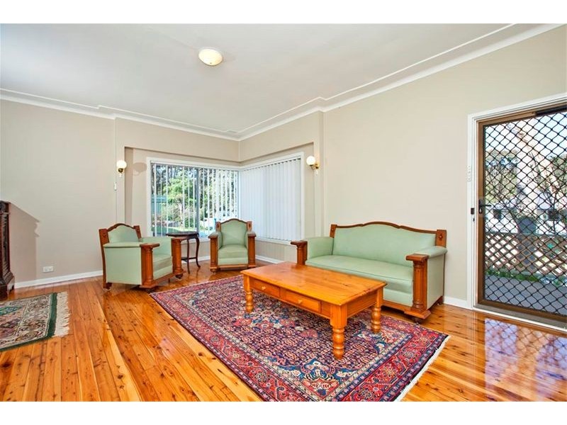 12 Kirkdale Drive, Kotara South NSW 2289