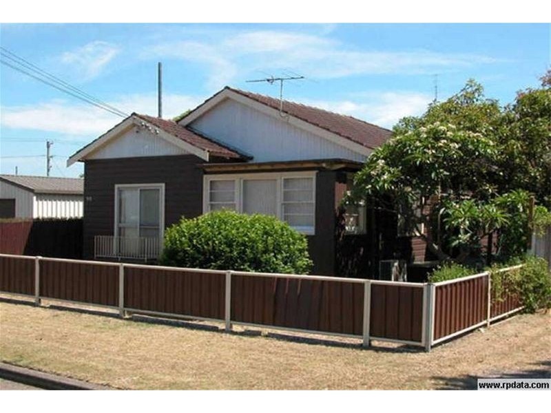 30 Pembroke Street, Stockton NSW 2295