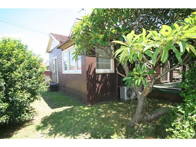 30 Pembroke Street, Stockton NSW 2295