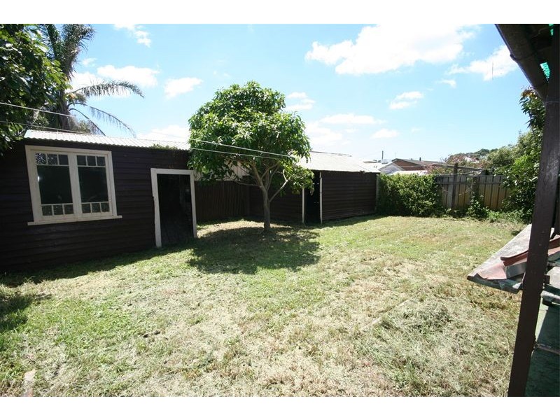 30 Pembroke Street, Stockton NSW 2295