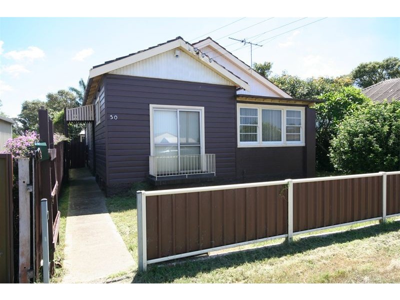 30 Pembroke Street, Stockton NSW 2295