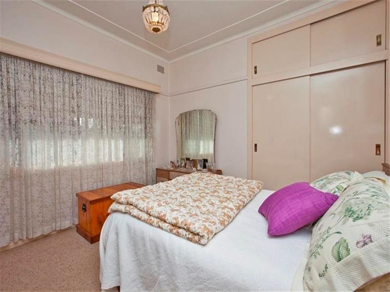 34 Lovell Parade, Shortland NSW 2307