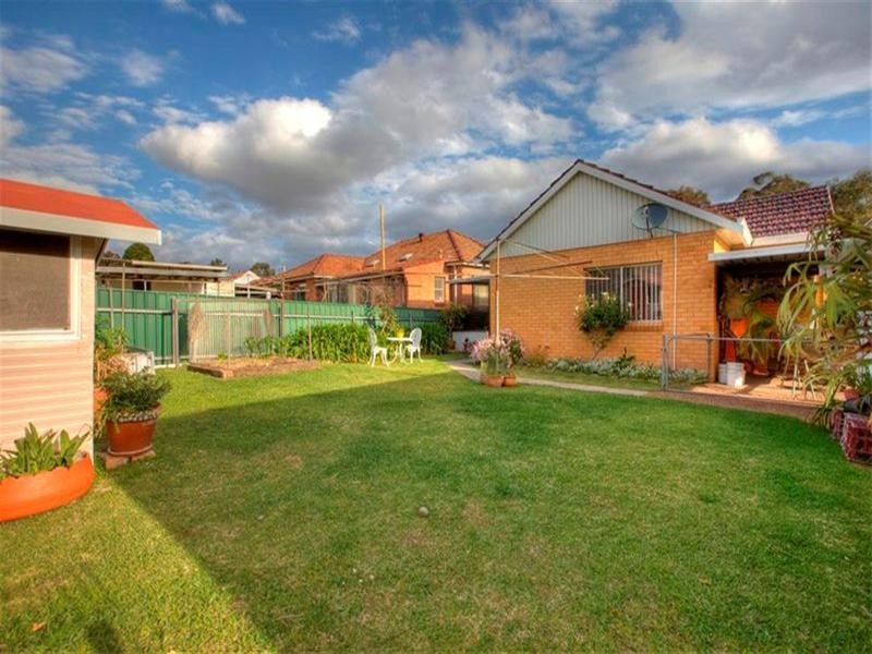 34 Lovell Parade, Shortland NSW 2307