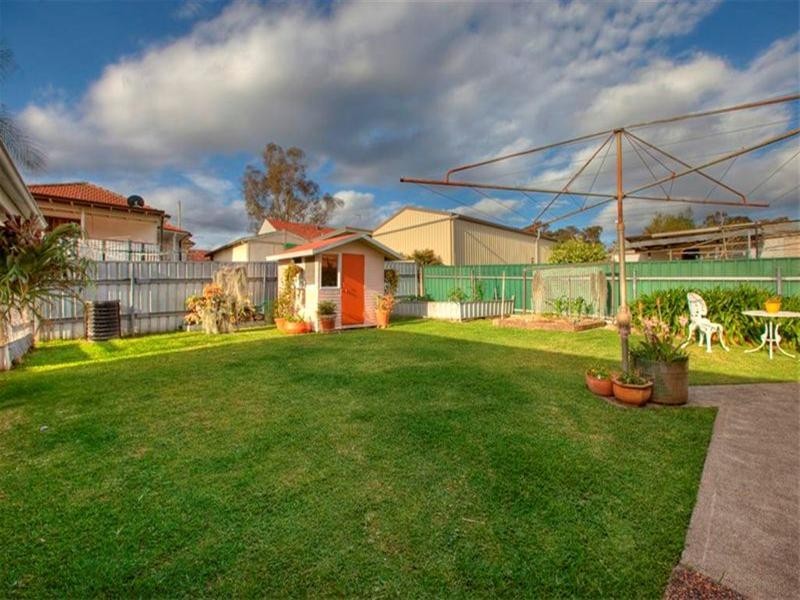 34 Lovell Parade, Shortland NSW 2307