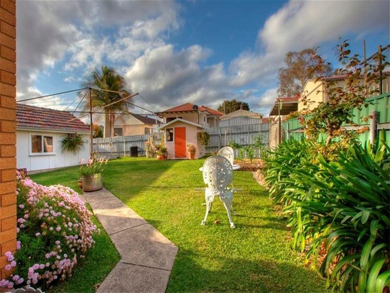 34 Lovell Parade, Shortland NSW 2307