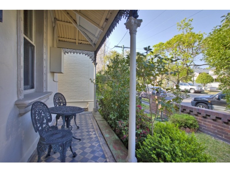 8 Eddy Street, Hamilton NSW 2303