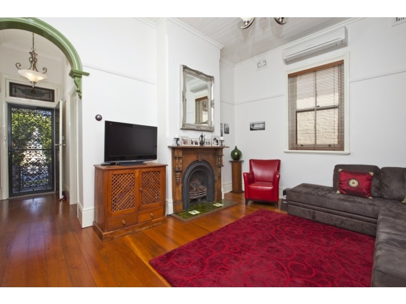 8 Eddy Street, Hamilton NSW 2303