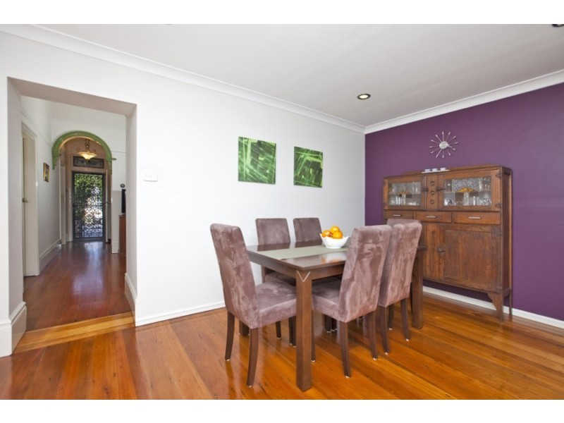 8 Eddy Street, Hamilton NSW 2303