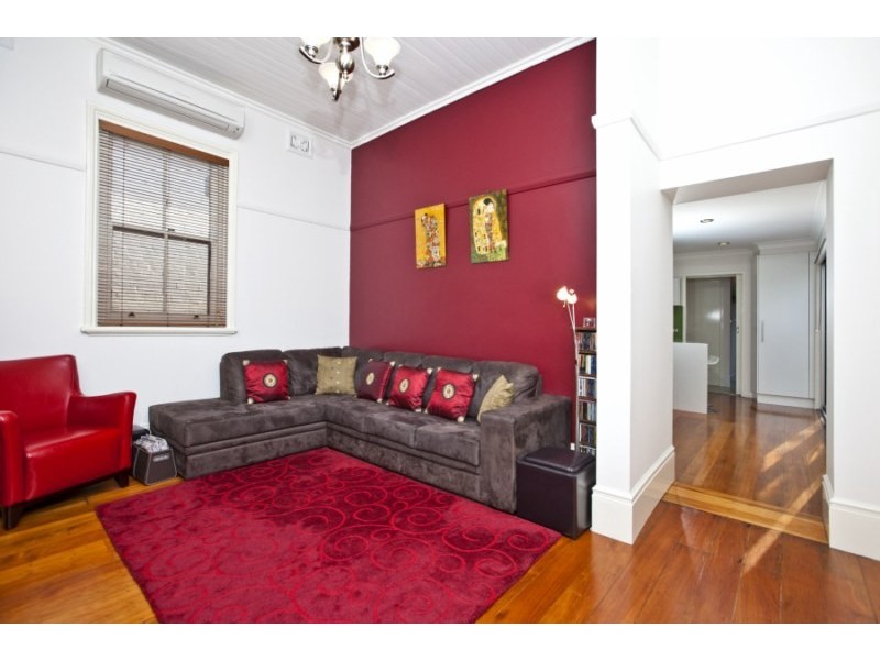 8 Eddy Street, Hamilton NSW 2303