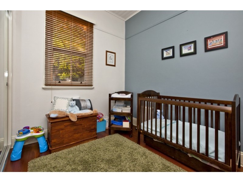 8 Eddy Street, Hamilton NSW 2303