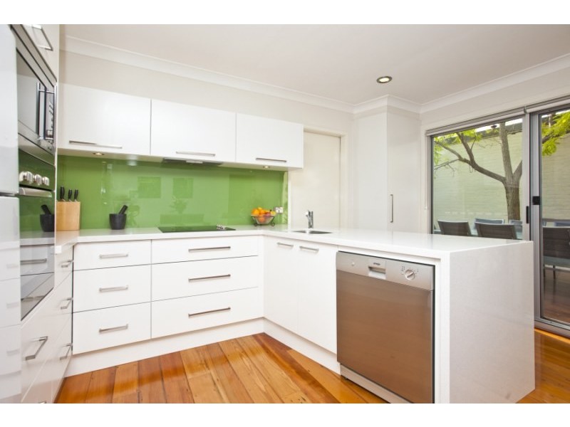 8 Eddy Street, Hamilton NSW 2303