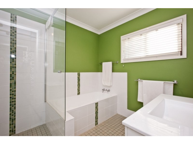 8 Eddy Street, Hamilton NSW 2303