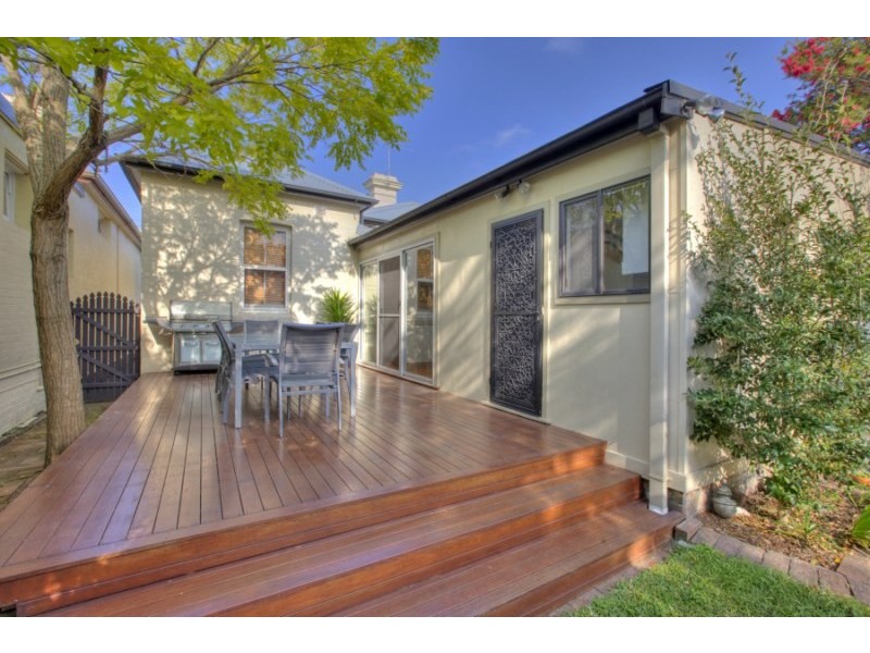 8 Eddy Street, Hamilton NSW 2303