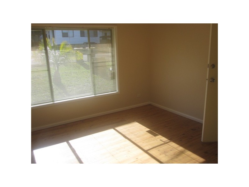 2/10 Clare Street, Glendale NSW 2285