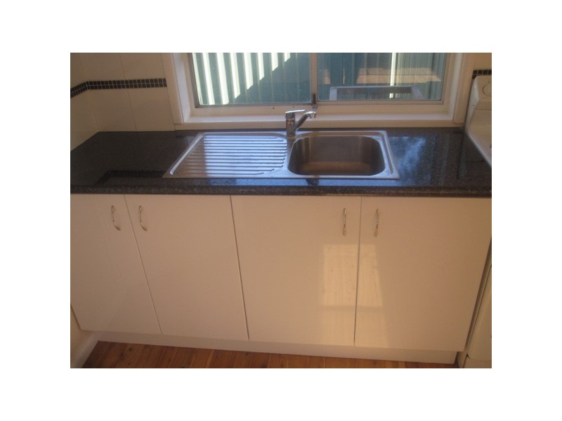 2/10 Clare Street, Glendale NSW 2285