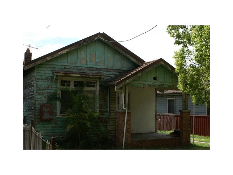 4 Basil Street, Mayfield West NSW 2304