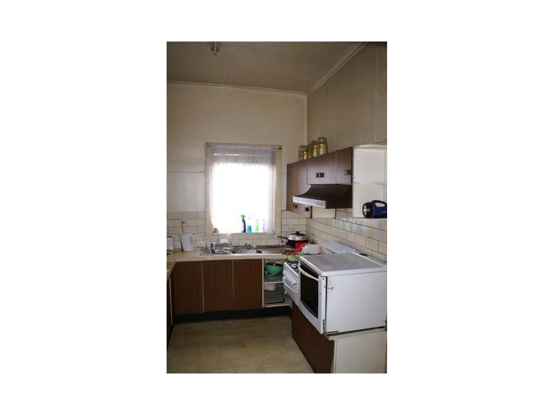 4 Basil Street, Mayfield West NSW 2304