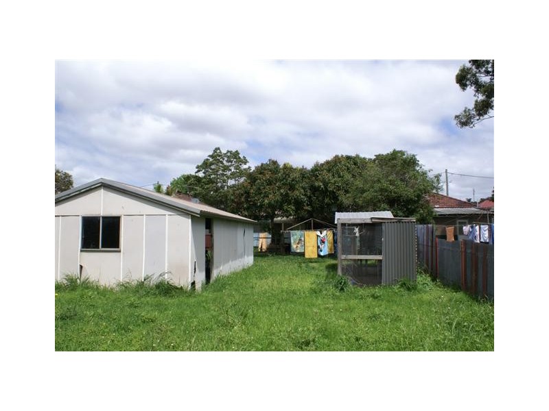 4 Basil Street, Mayfield West NSW 2304