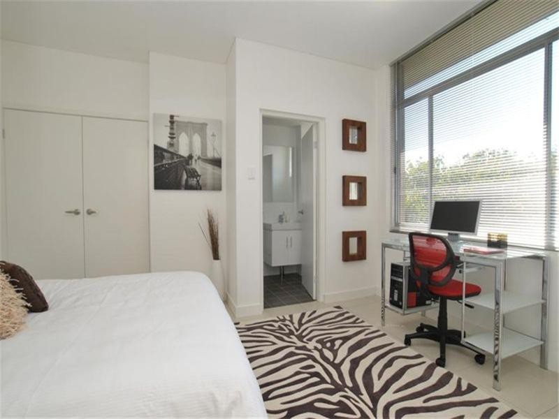 4 Hillview Crescent, The Hill NSW 2300