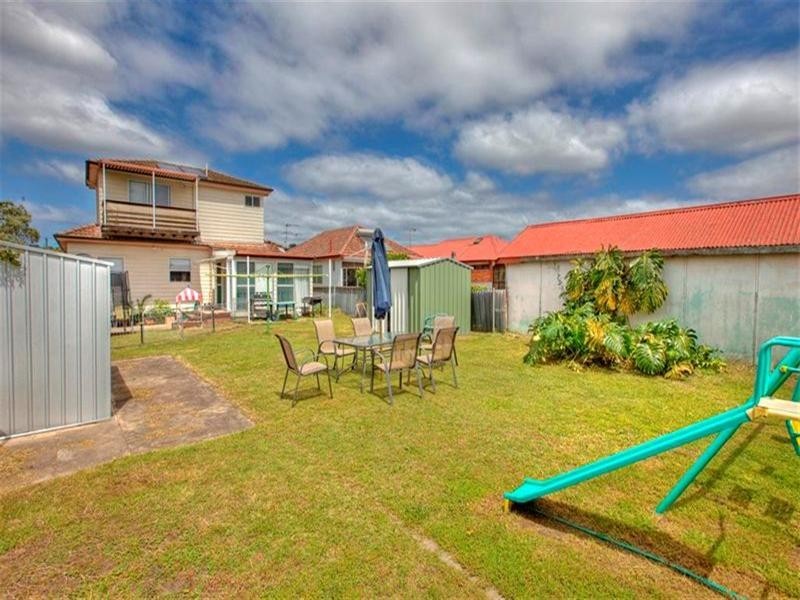 34 Hibberd Street, Hamilton South NSW 2303