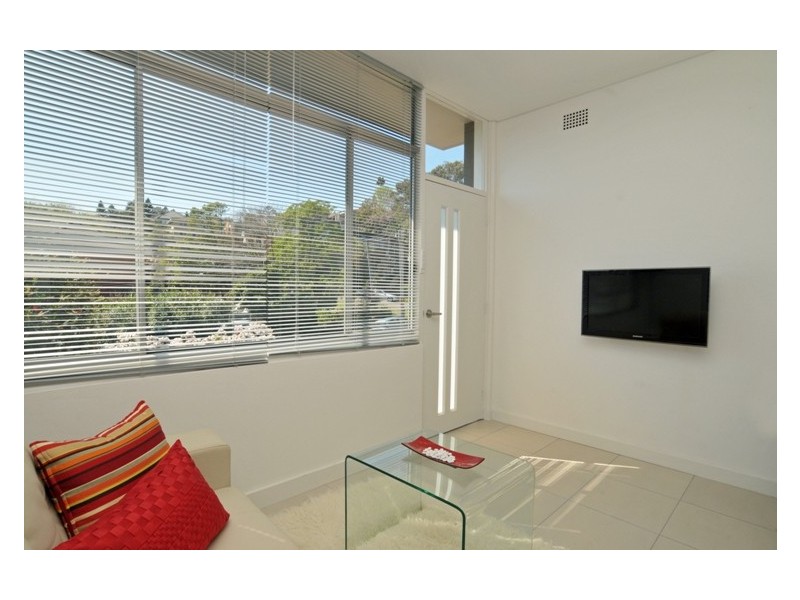 4 Hilview Crescent, Newcastle NSW 2300