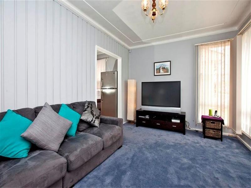 15 Alexander Street, Mount Hutton NSW 2290