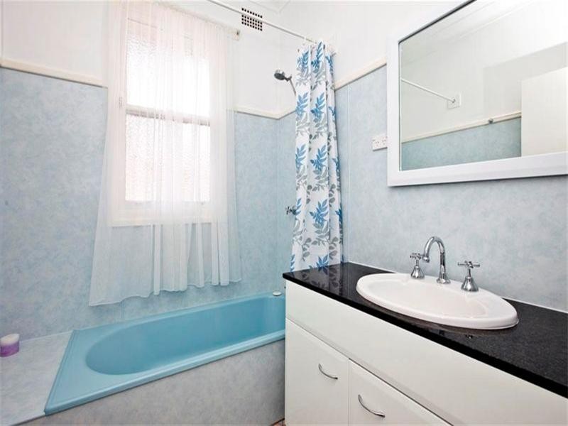 15 Alexander Street, Mount Hutton NSW 2290