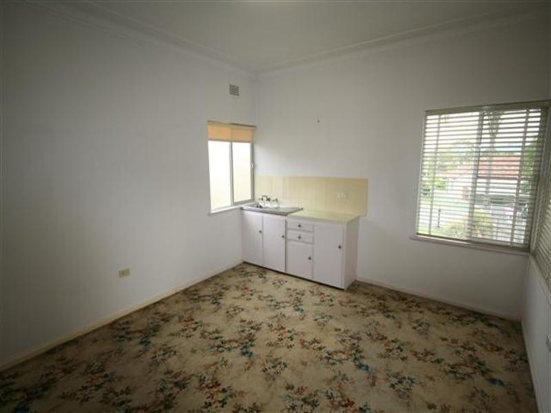 12 Neville Street, Glendale NSW 2285