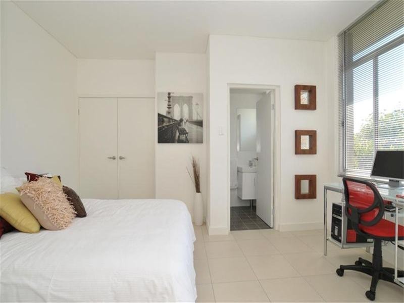 2/4 Hillview Crescent, The Hill NSW 2300