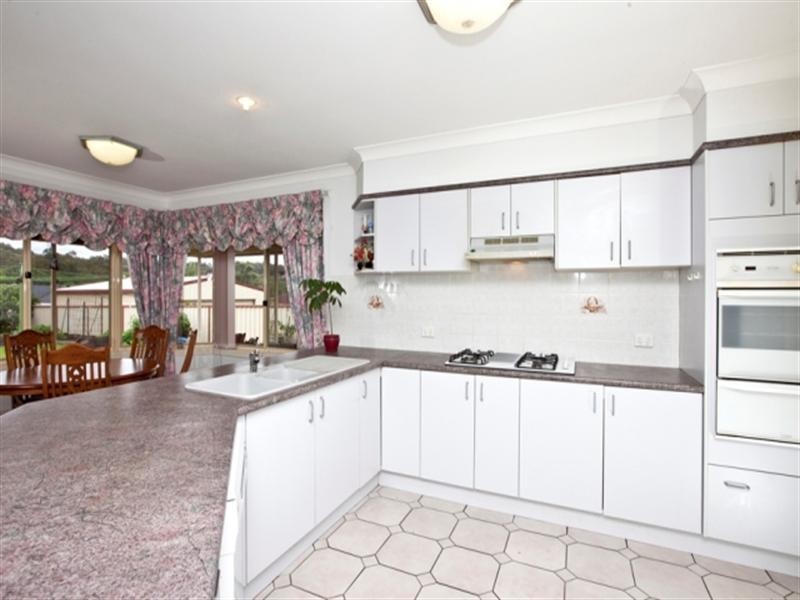 6 Citrus Close, Cameron Park NSW 2285