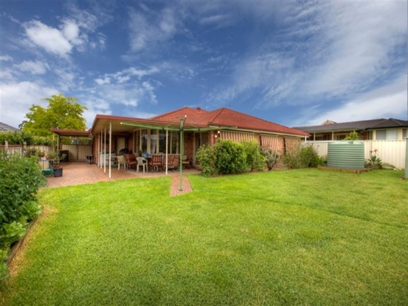 6 Citrus Close, Cameron Park NSW 2285