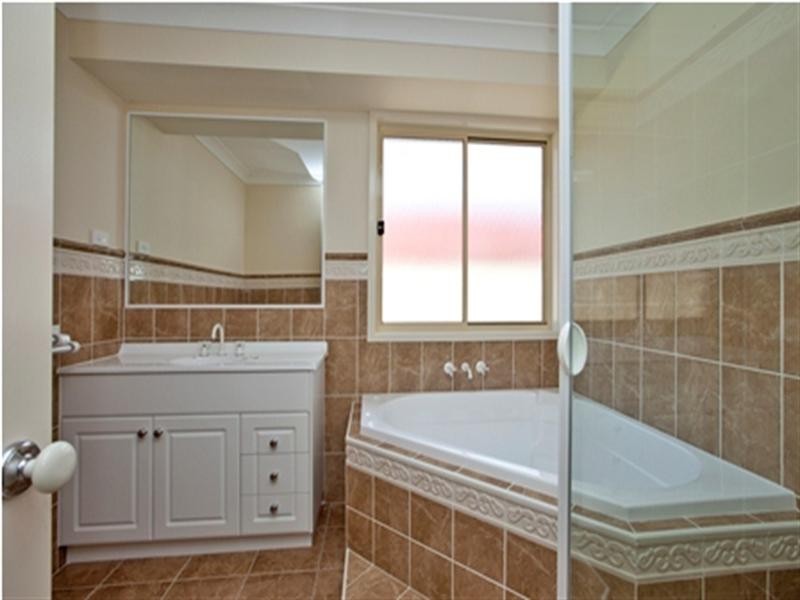 9 Farrier Court, Maryland NSW 2287