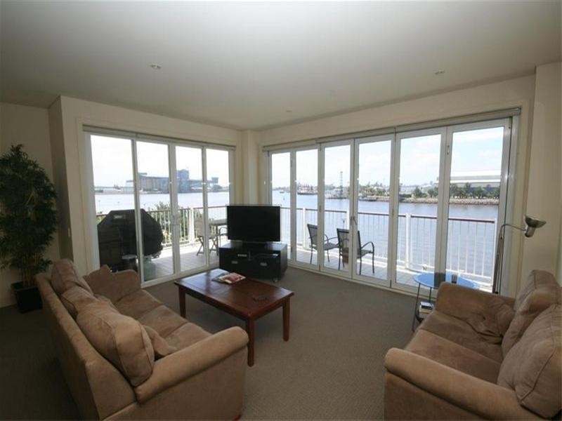 41/304 Wharf Road, Newcastle NSW 2300