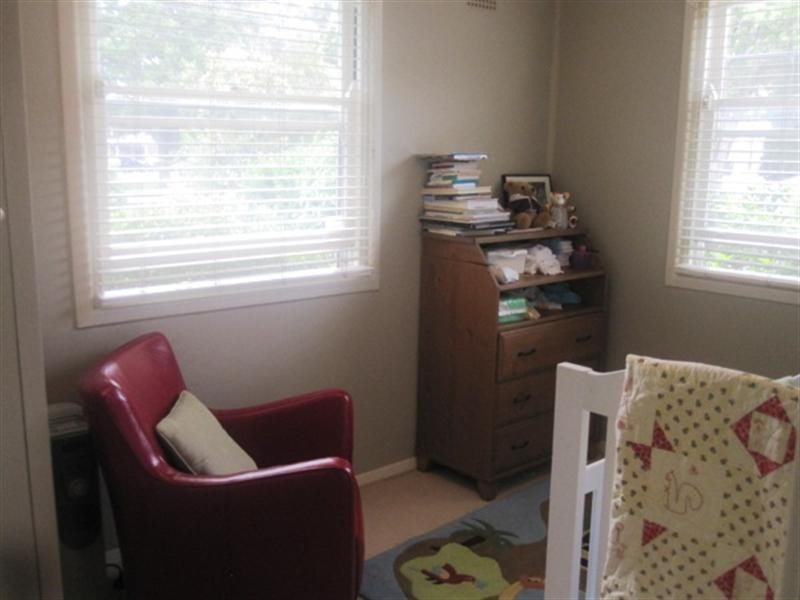 80 Rae Crescent, Kotara NSW 2289